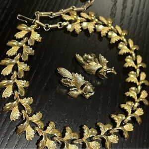 Vintage CORO Y2K Leaf Link Necklace & Earrings Set